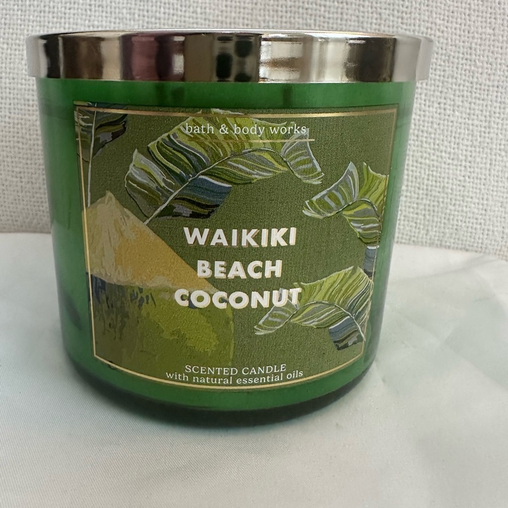 Bath & Body Works Waikiki Beach Coconut 3 Wick Candle NEW
